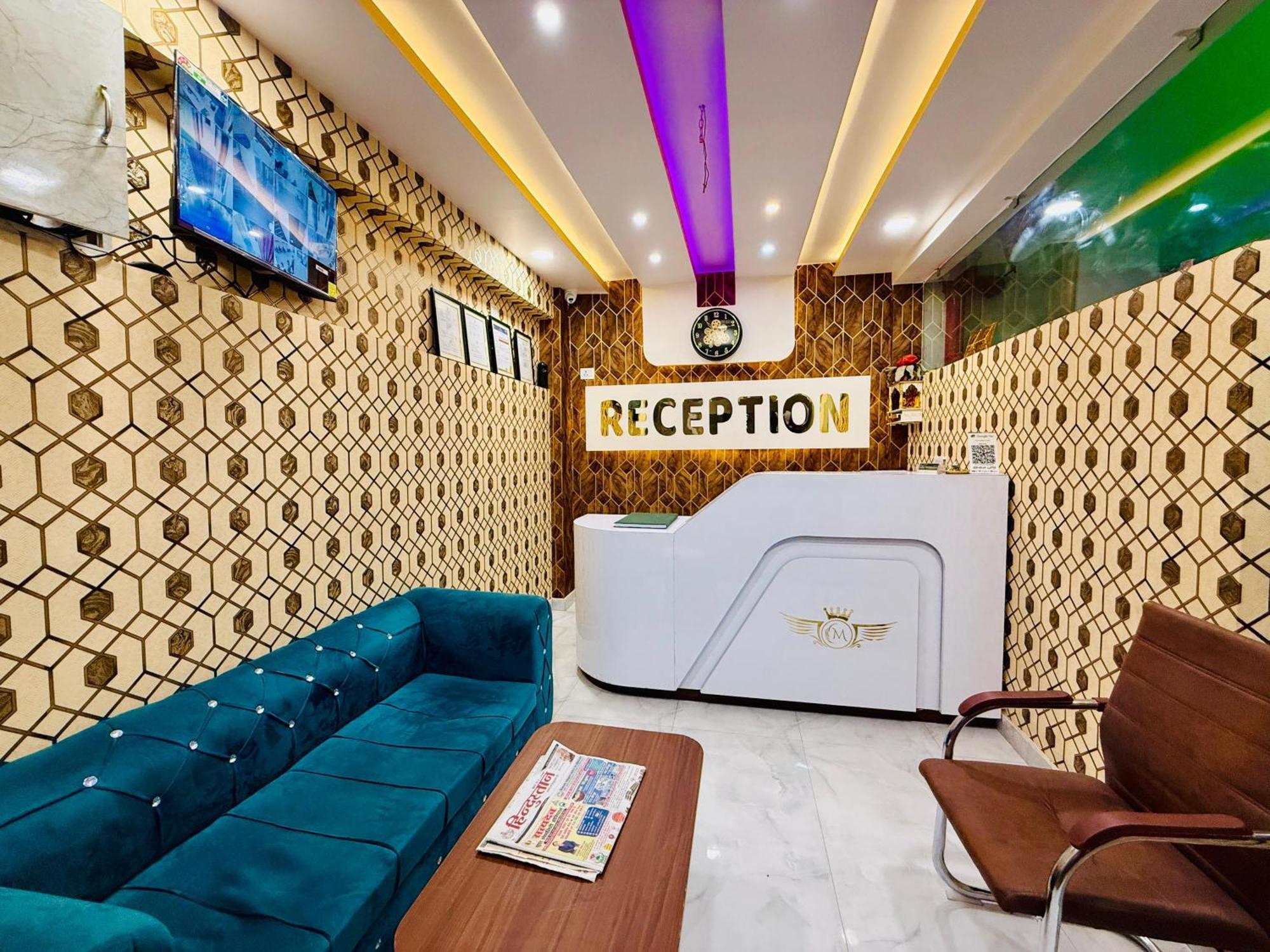 Hotel Golden Crystal Патна Екстериор снимка
